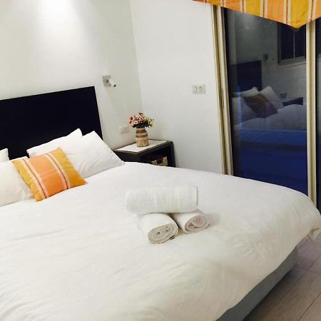 Regency Residence With Pool - Next The Beach Herzliya Экстерьер фото