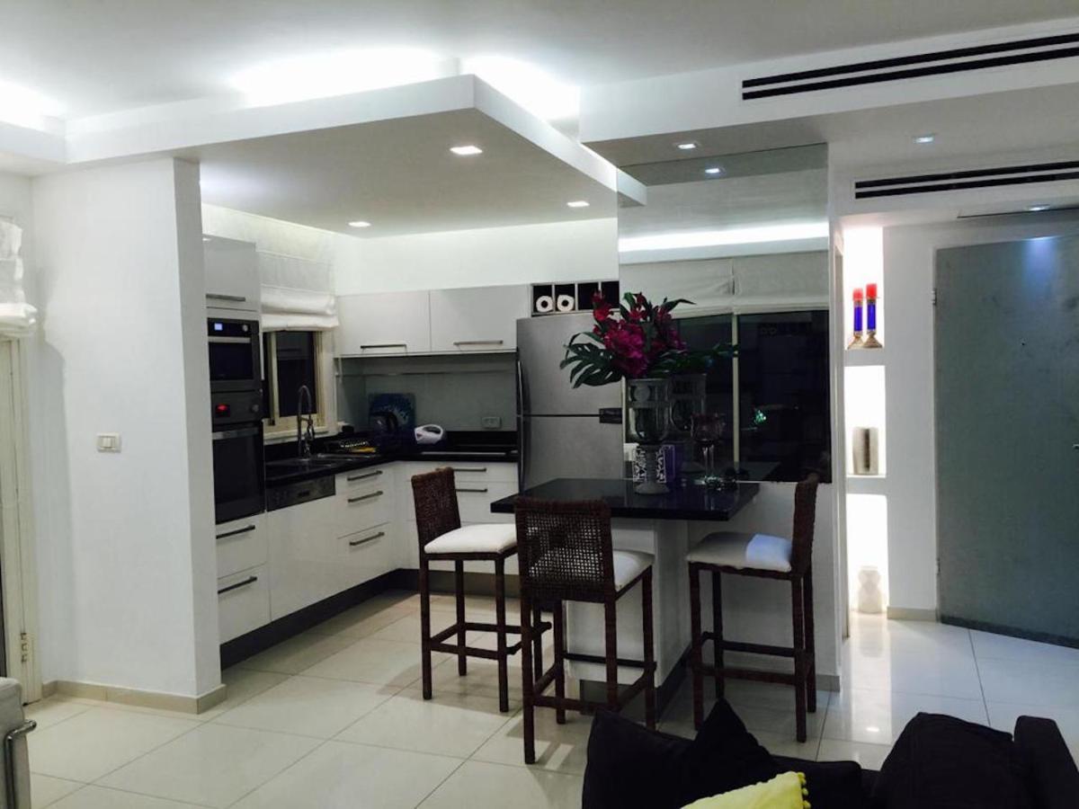 Regency Residence With Pool - Next The Beach Herzliya Экстерьер фото