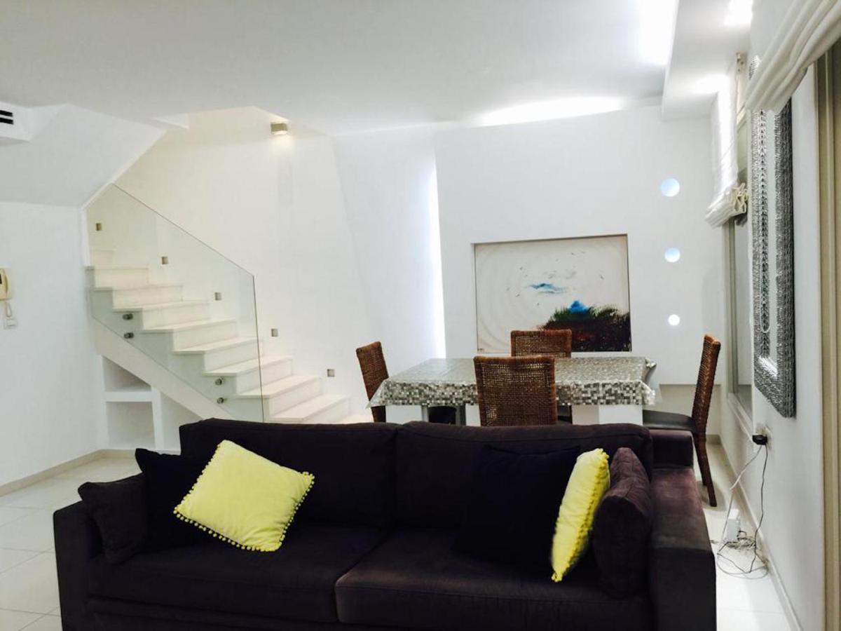 Regency Residence With Pool - Next The Beach Herzliya Экстерьер фото