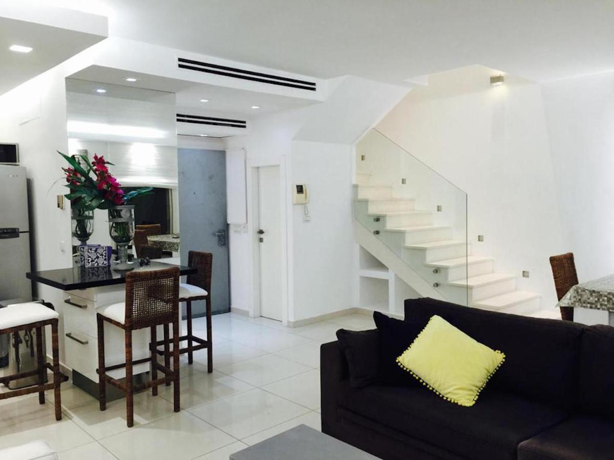 Regency Residence With Pool - Next The Beach Herzliya Экстерьер фото